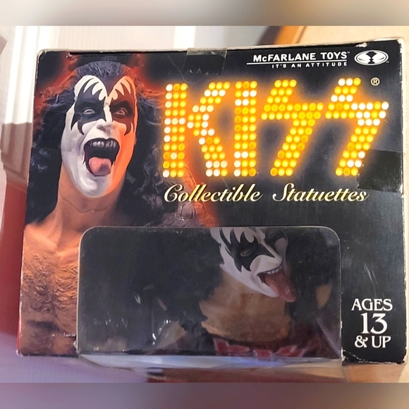 *Rare*KISS Gene Simons McFarlane Collectible statuette Bust 2002 Edition - Picture 5 of 6